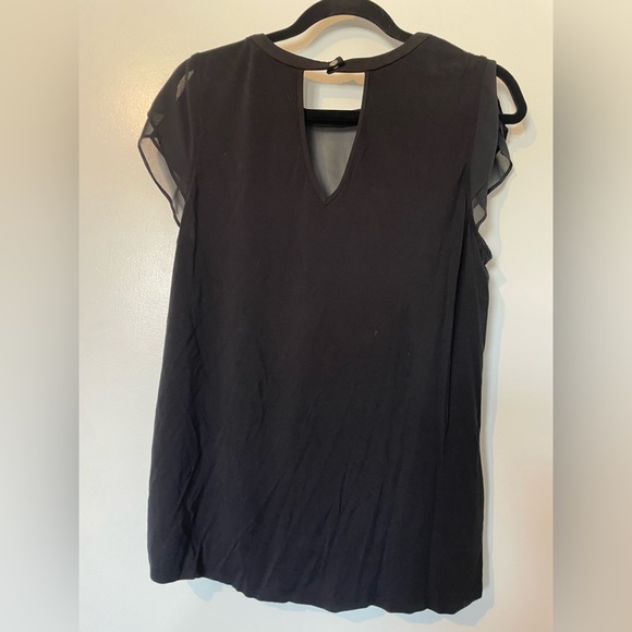 Black and white floral sleeveless blouse - Picture 6 of 6